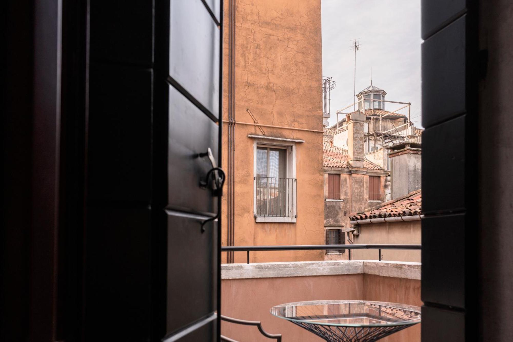 Be Mate Ponte Di Rialto Aparthotel Veneţia Exterior foto